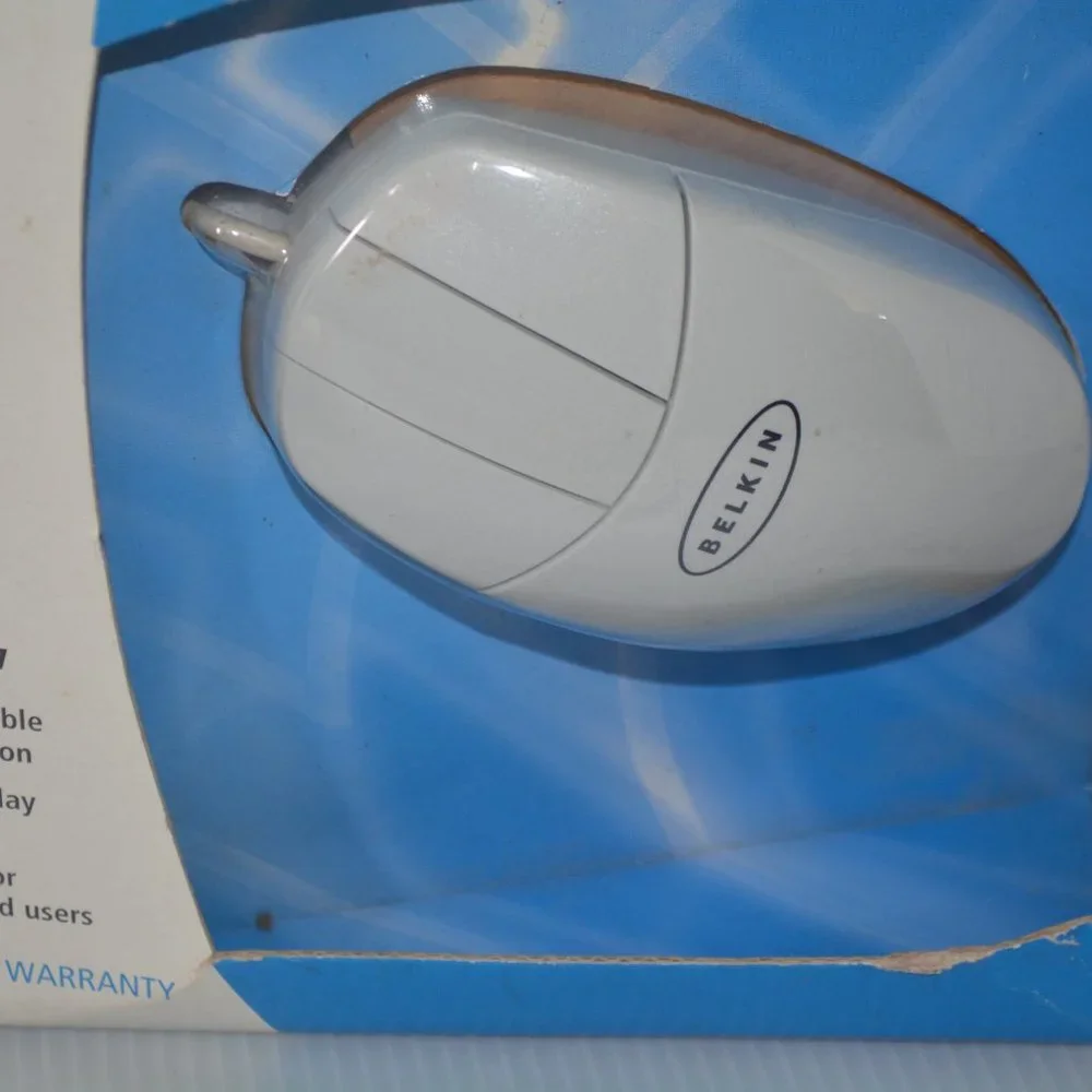 BELKIN Wired PC USB MOUSE 3 Button 6 Foot Cord Right or Left Handed Users NIB F8